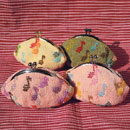 ビーズ編みサイフ続々新着!